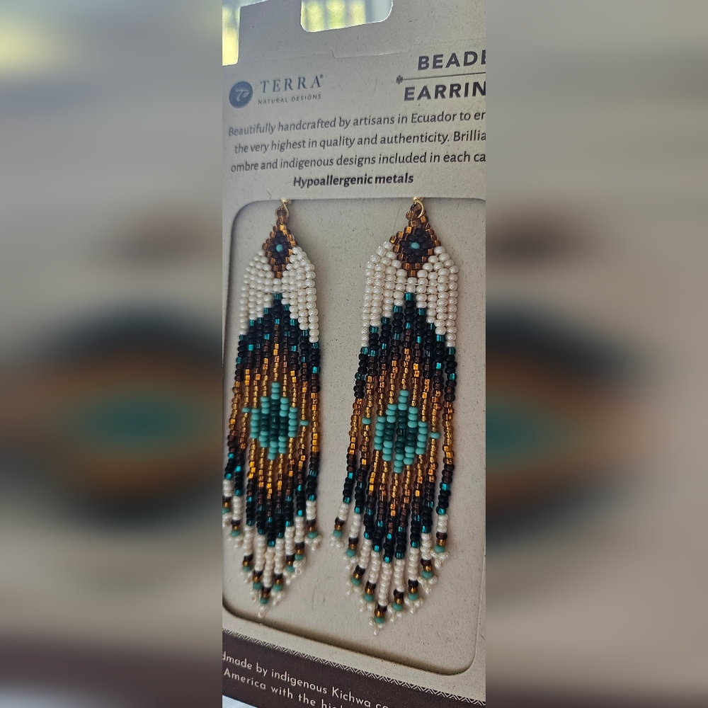 TERRA NATURAL DESIGNS GLASS BEADED HYPOALLERGENIC GOLD TONE ECUADOR EARRINGS